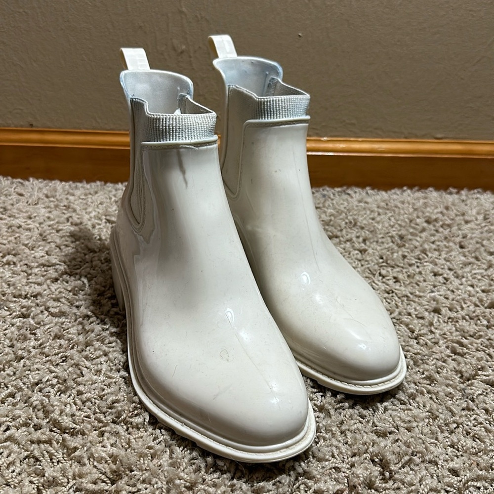 Camille Heeled Rain boots in Bone